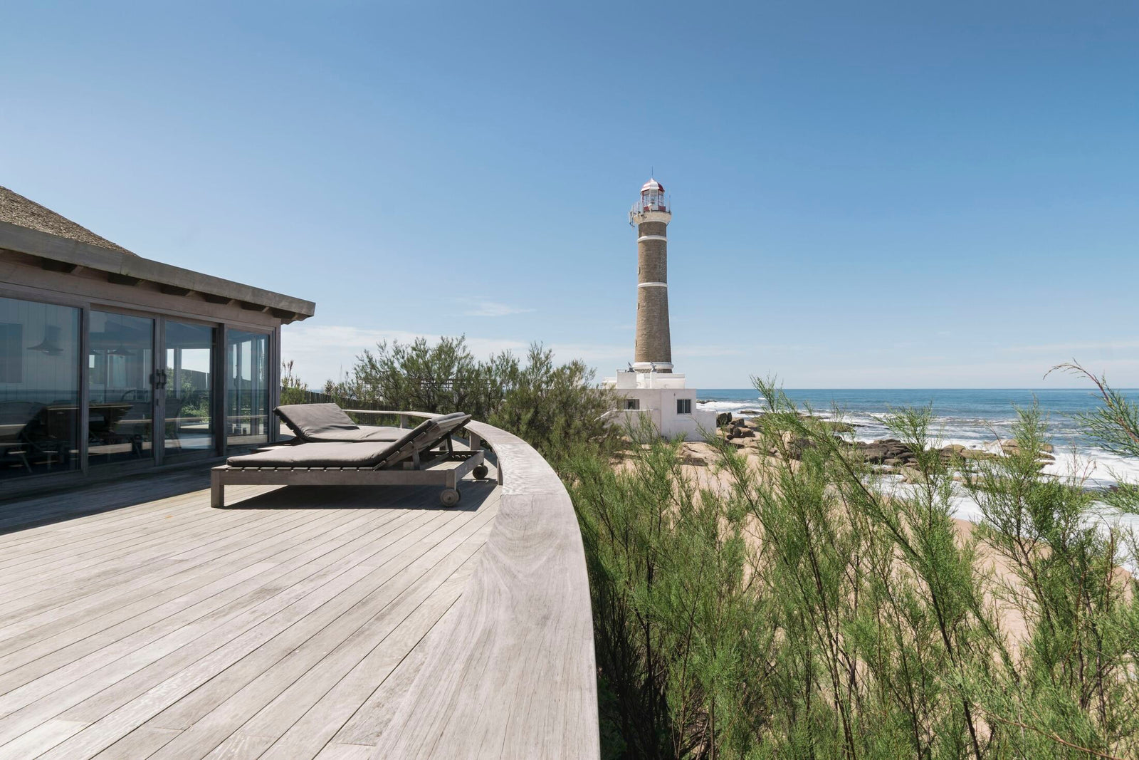 Deck overlooking the lighthouse