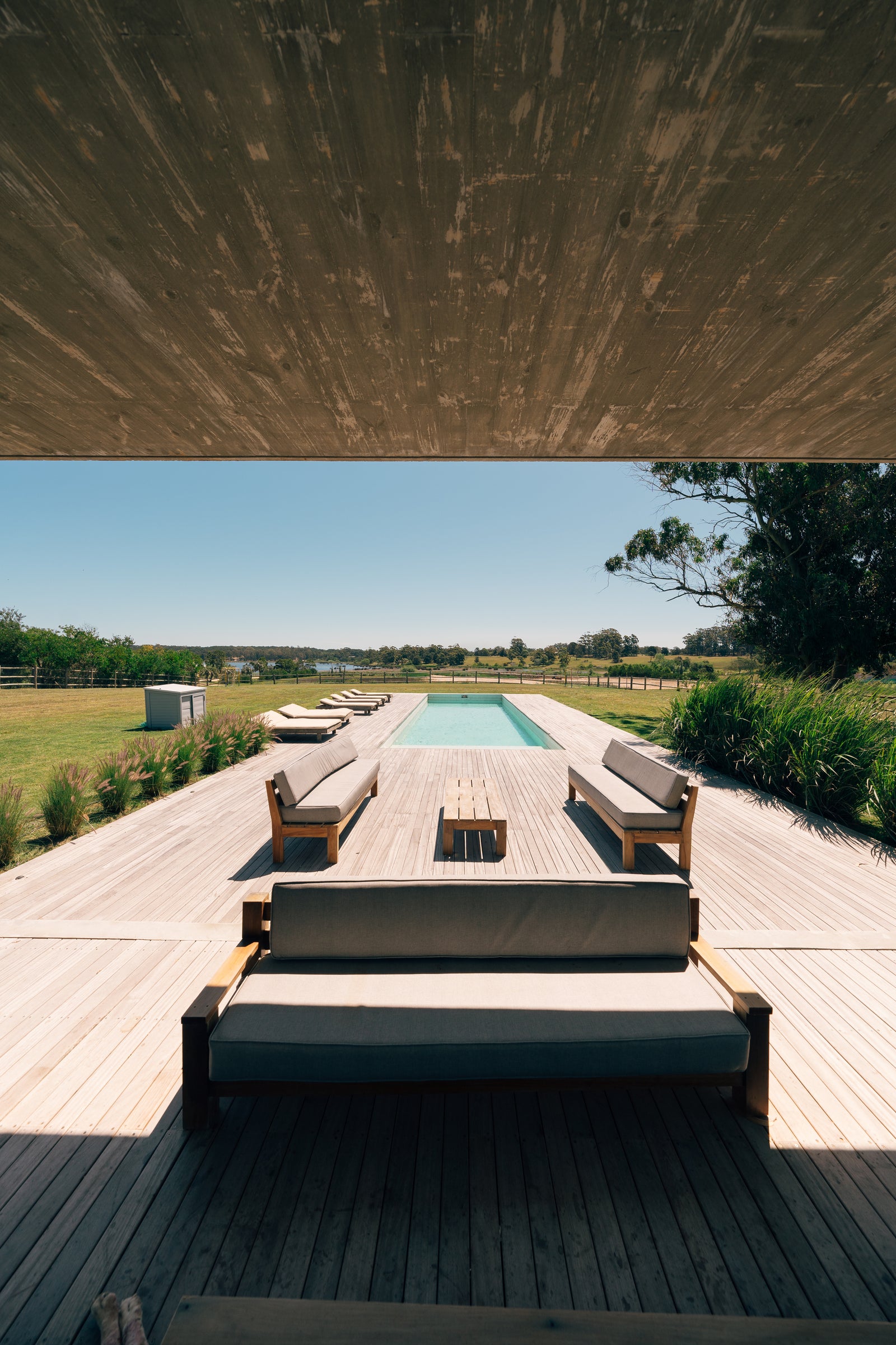 Lap pool toward the horizon